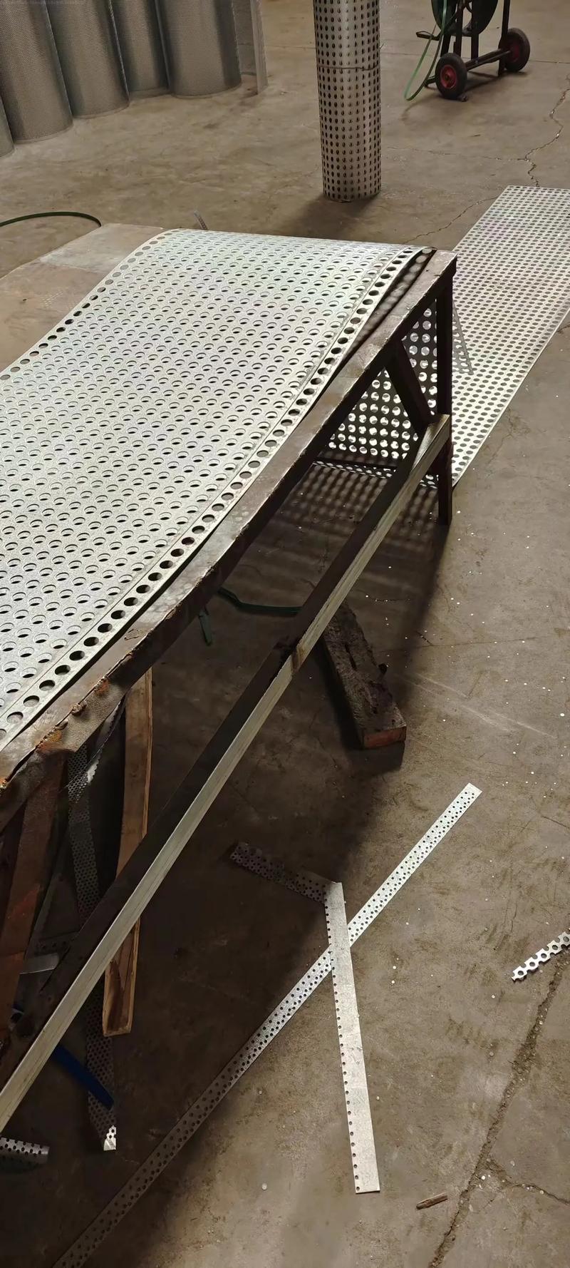 問問鍍鋅沖孔板規格有哪幾種?注意事項有哪些呢 問問鍍鋅沖孔板規格有哪幾種?注意事項有哪些呢