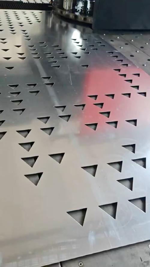 問問鍍鋅沖孔板規格有哪幾種?注意事項有哪些呢