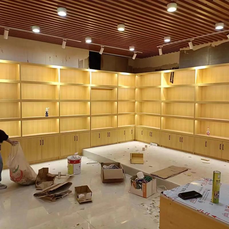 眼鏡烤漆展柜價格一般是多少?有參考嗎?